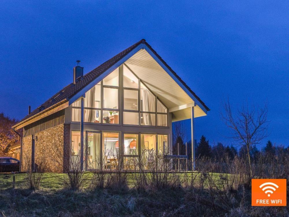 W7 - Sehr Schoenes Ferienhaus Mit Toller Lage Und Super Aussicht In Roebel An Der Mueritz Villa Ngoại thất bức ảnh