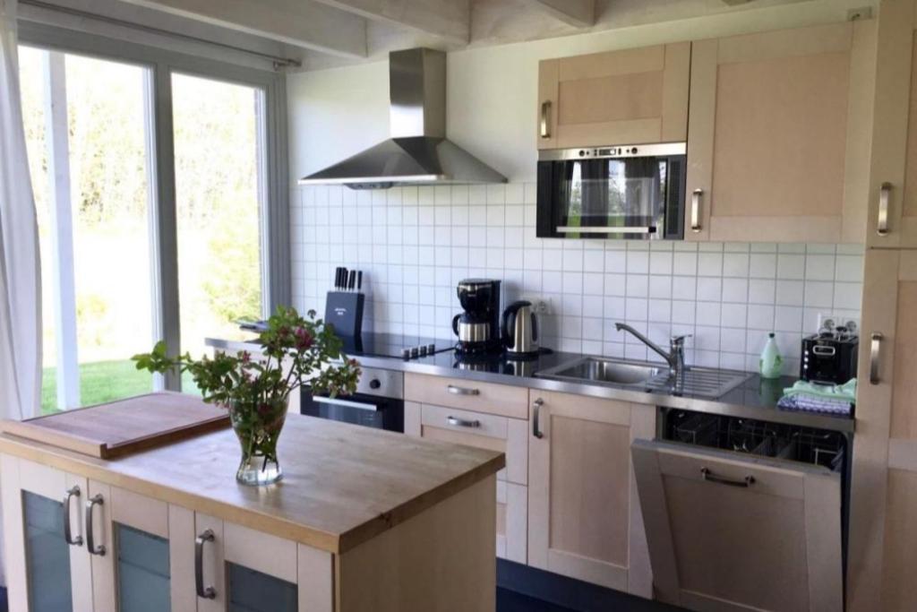 W7 - Sehr Schoenes Ferienhaus Mit Toller Lage Und Super Aussicht In Roebel An Der Mueritz Villa Ngoại thất bức ảnh
